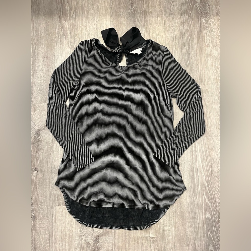 Women's Lauren Conrad Black and White Striped Long Sleeve Blouse- Size‎ Small